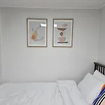 Cozy 2-Room Accommodation, 5 Minutes Walk From Hwagok Station, Close To Gimpo Airport, Hongdae, And Kbs Arena