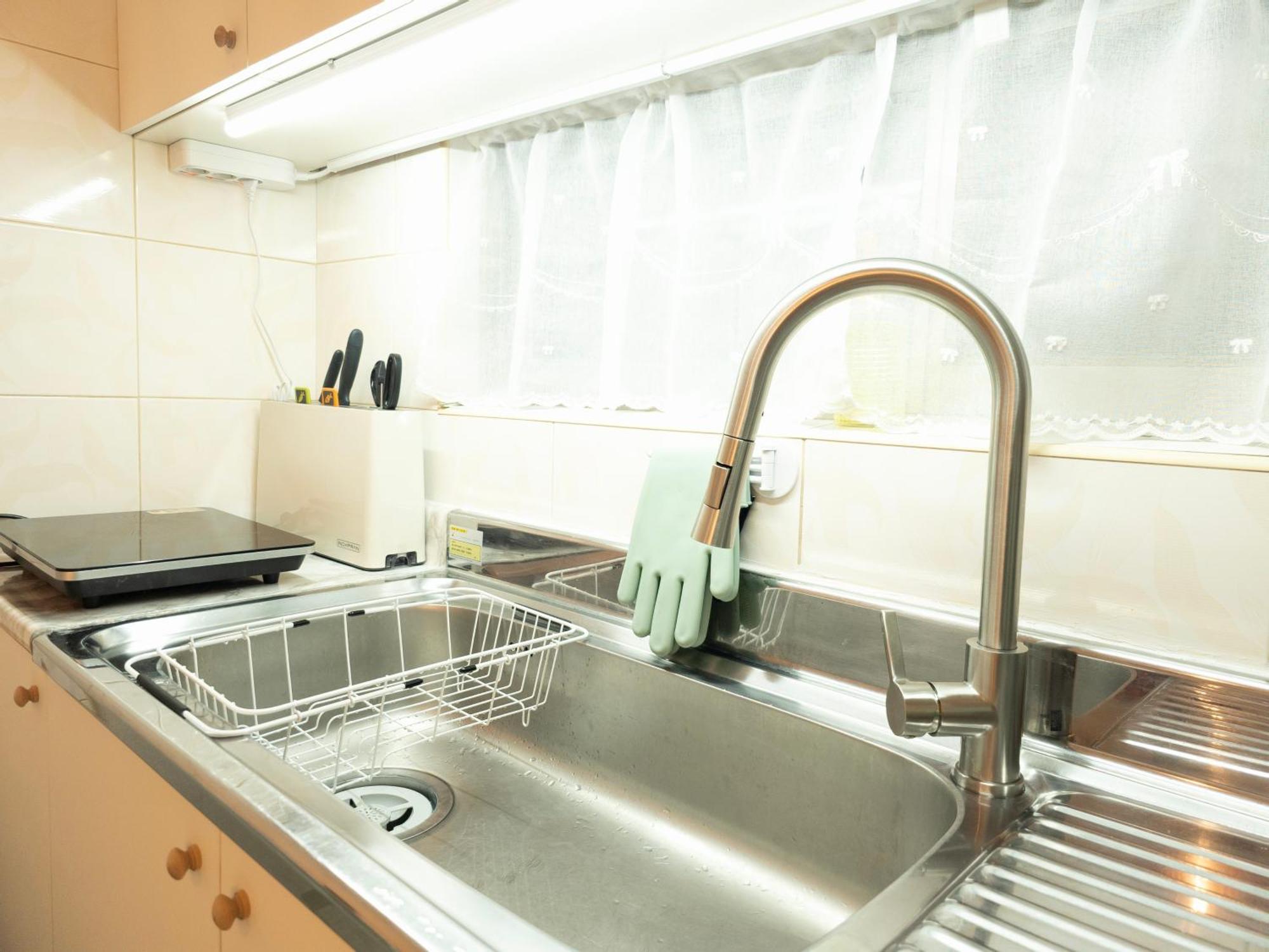 Apartment Cozy 2-room Accommodation, 5 Minutes Walk From Hwagok Station, Close To Gimpo Airport, Hongdae, And Kbs Arena Seoul