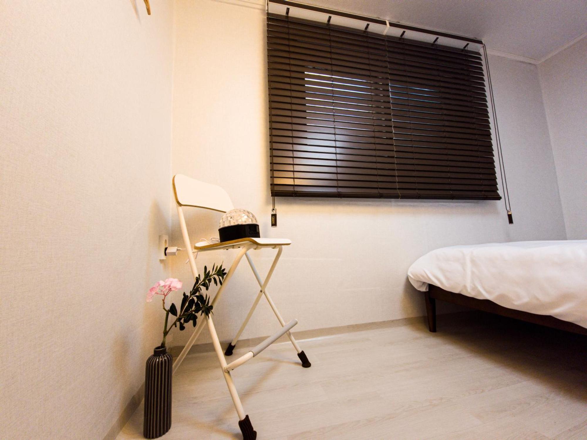 Cozy 2-room Accommodation, 5 Minutes Walk From Hwagok Station, Close To Gimpo Airport, Hongdae, And Kbs Arena * Seoul