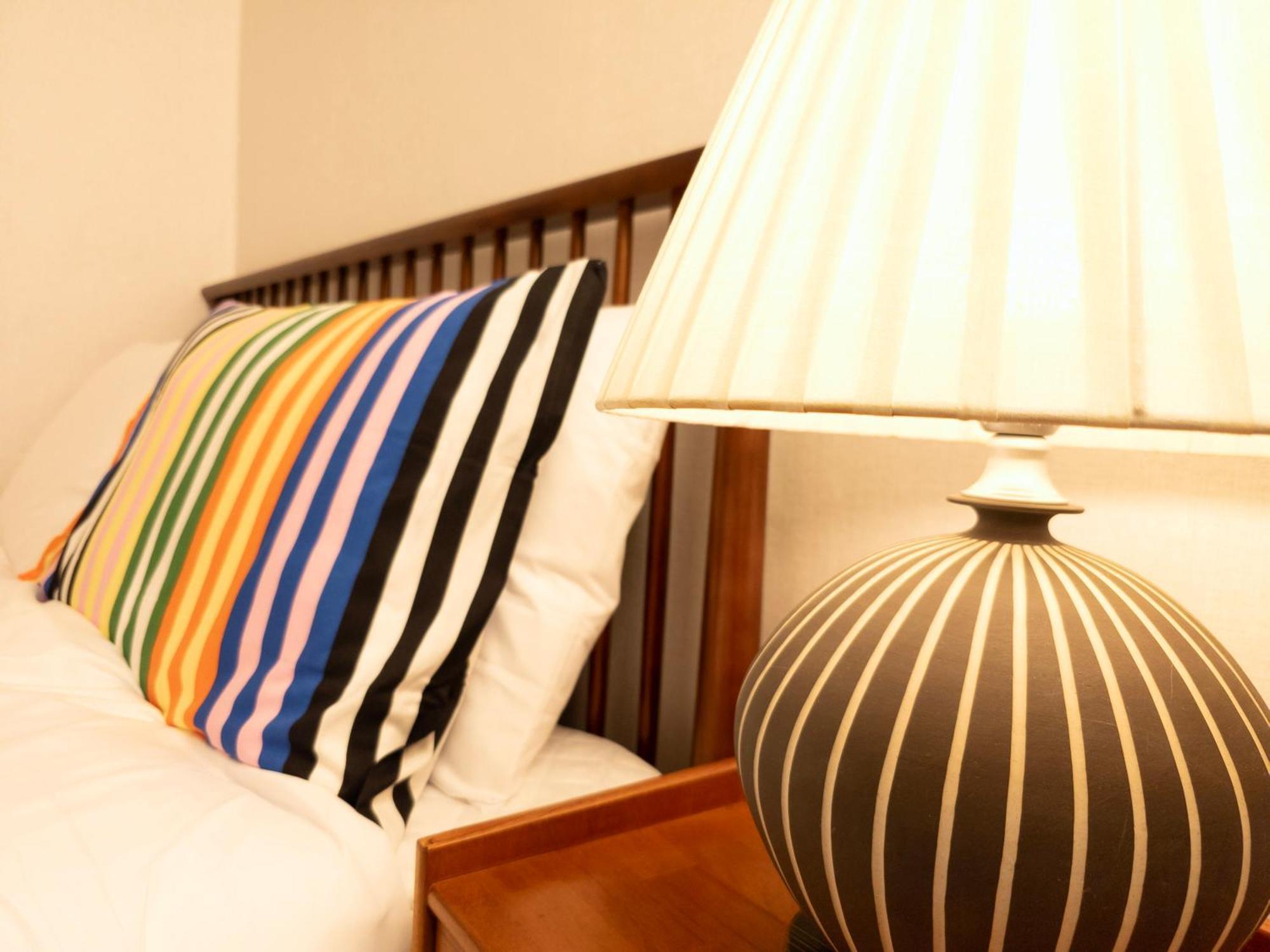 Cozy 2-room Accommodation, 5 Minutes Walk From Hwagok Station, Close To Gimpo Airport, Hongdae, And Kbs Arena *