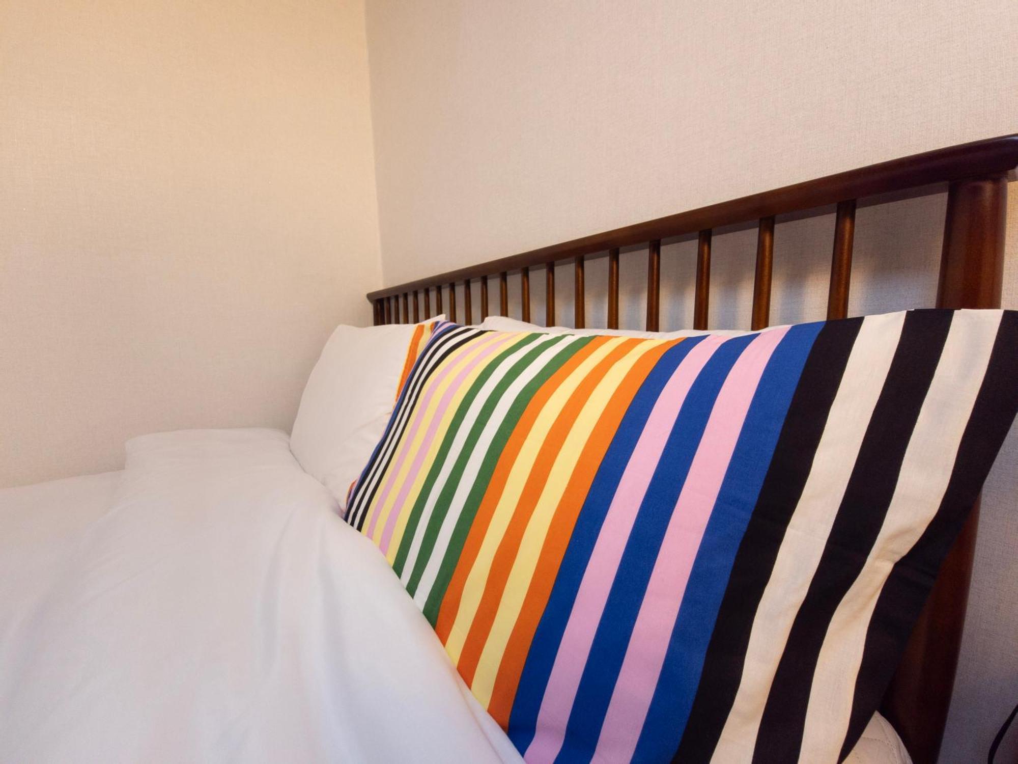 Cozy 2-room Accommodation, 5 Minutes Walk From Hwagok Station, Close To Gimpo Airport, Hongdae, And Kbs Arena
