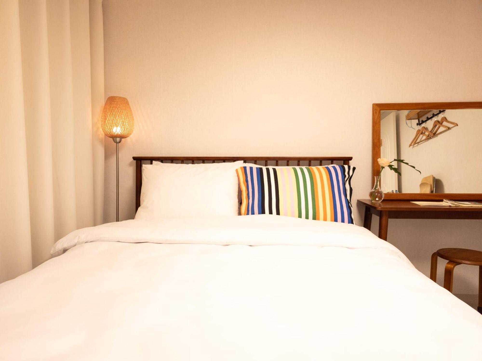 Cozy 2-room Accommodation, 5 Minutes Walk From Hwagok Station, Close To Gimpo Airport, Hongdae, And Kbs Arena Apartment